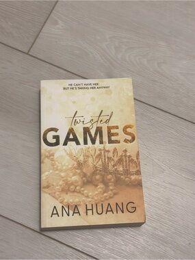 Hachette Twisted Games - Gold and Cream Paperback